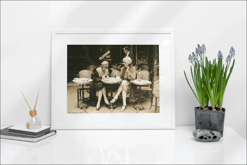 Terrasse de Cafe, Paris, 1924 - VINTAGEARTREPRINTS.COM