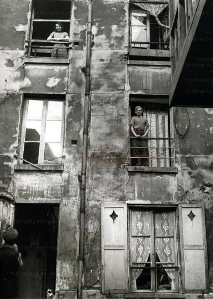 Old building in Paris - VINTAGEARTREPRINTS.COM