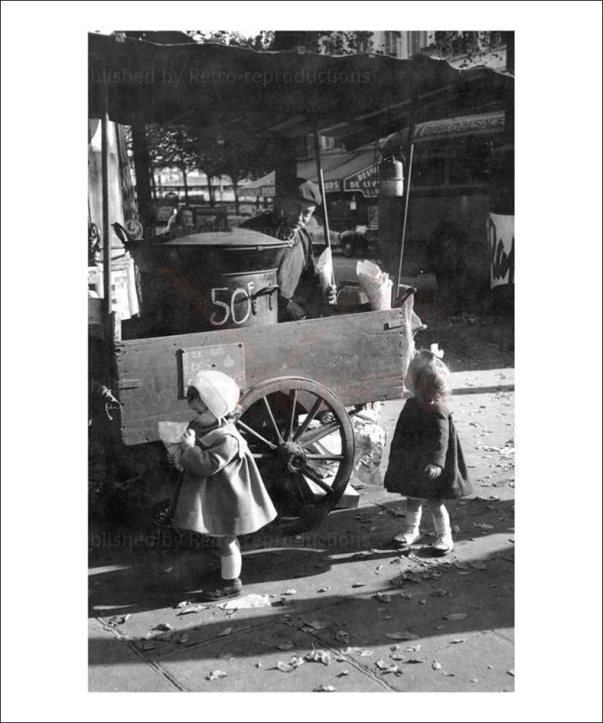 Chestnut Salesman circa 1940's, Paris, France - VINTAGEARTREPRINTS.COM