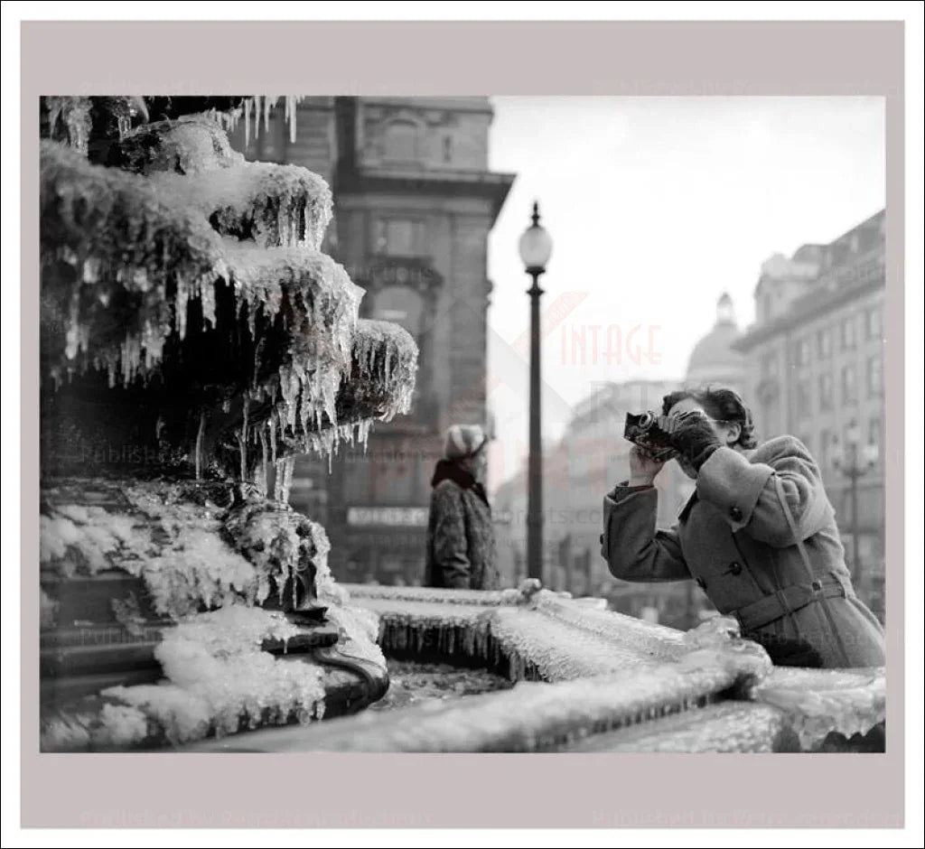 Frozen Fountain in Winter London - VINTAGEARTREPRINTS.COM