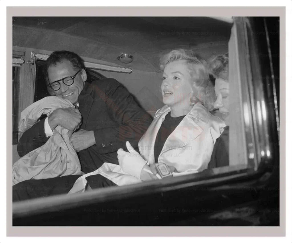 Marilyn Monroe Arthur Miller in a car - VINTAGEARTREPRINTS.COM