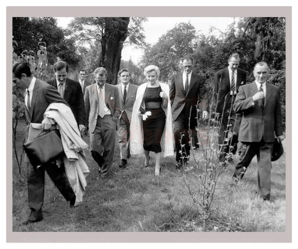 Marilyn Monroe with Arthur Miller - VINTAGEARTREPRINTS.COM