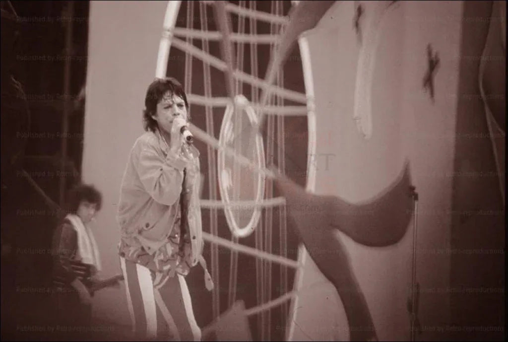 Mick Jagger Paris Concert 1991 - VINTAGEARTREPRINTS.COM
