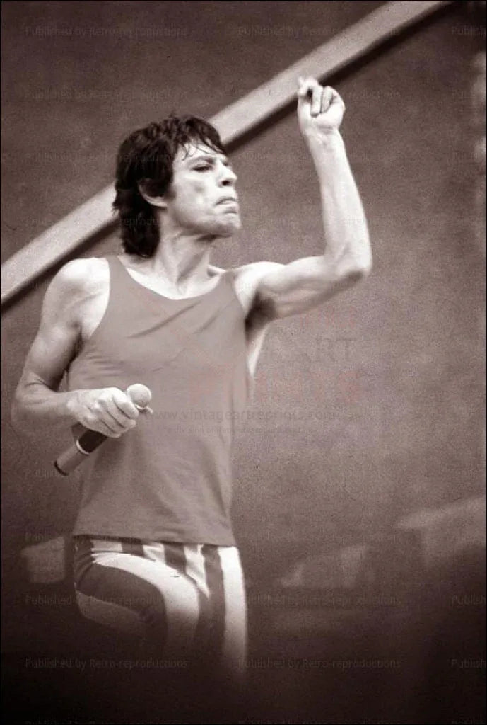 Mick Jagger Paris Concert 1991 - VINTAGEARTREPRINTS.COM