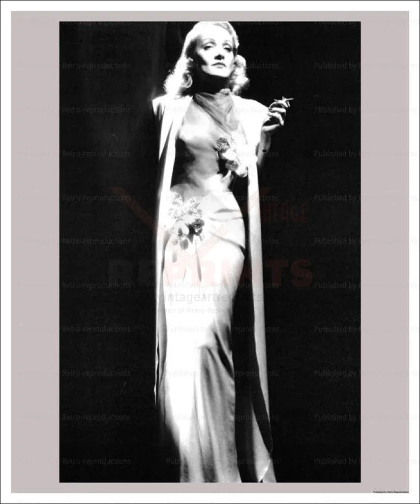 Marlene Dietrich - VINTAGEARTREPRINTS.COM