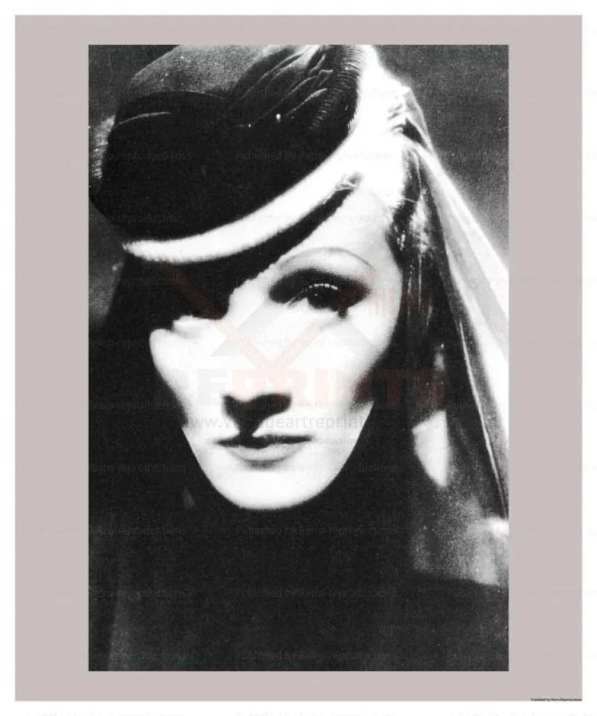 Marlene Dietrich - VINTAGEARTREPRINTS.COM