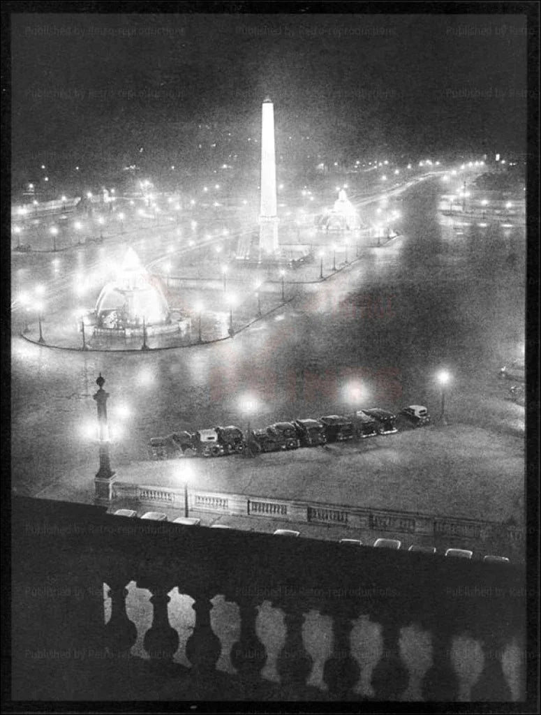 Place de la Concorde at Night - VINTAGEARTREPRINTS.COM