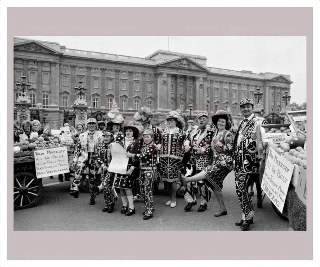 Queen's Jubilee - VINTAGEARTREPRINTS.COM