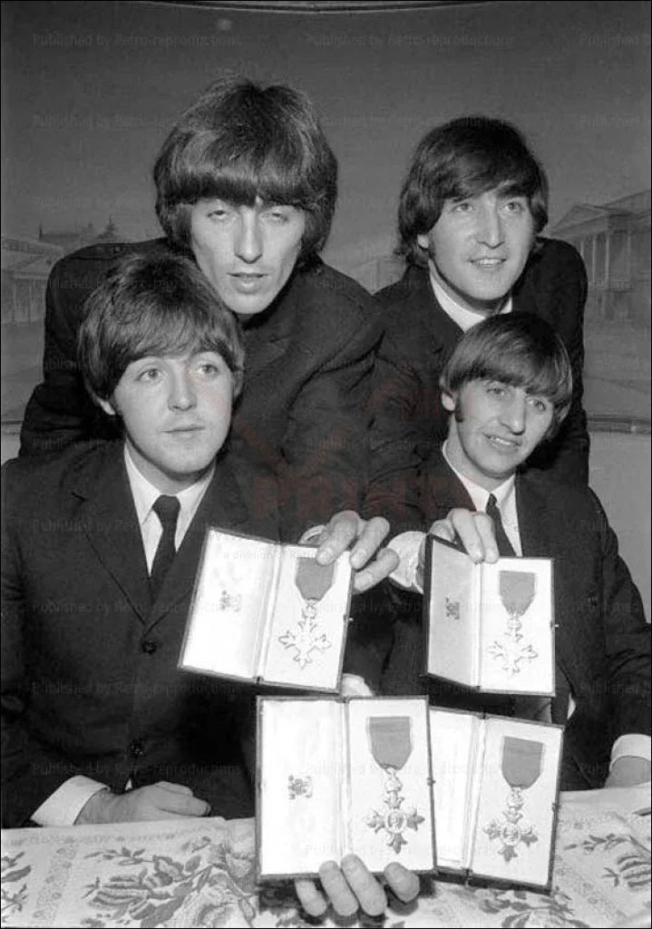 The Beatles, 1963 receive MBE Insignia - VINTAGEARTREPRINTS.COM