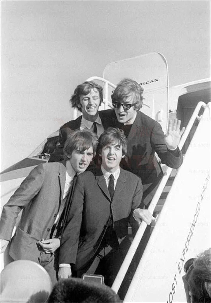 The Beatles Arrive in America 1964 - VINTAGEARTREPRINTS.COM