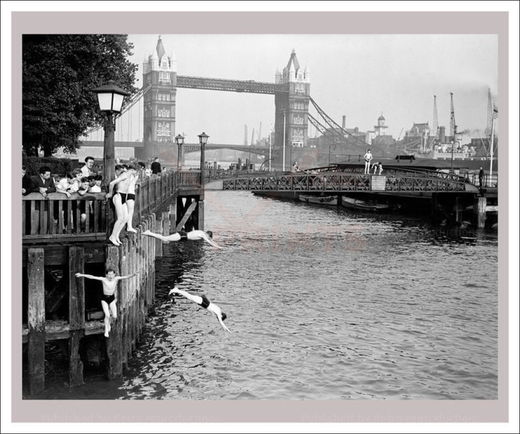 London Tower Bridge 1952 - Vintage Art, canvas prints