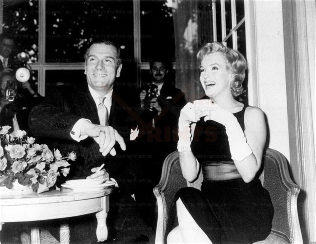 Marilyn Monroe, Laurence Olivier in London, digital giclee photo reproduction - Vintage Art, canvas prints