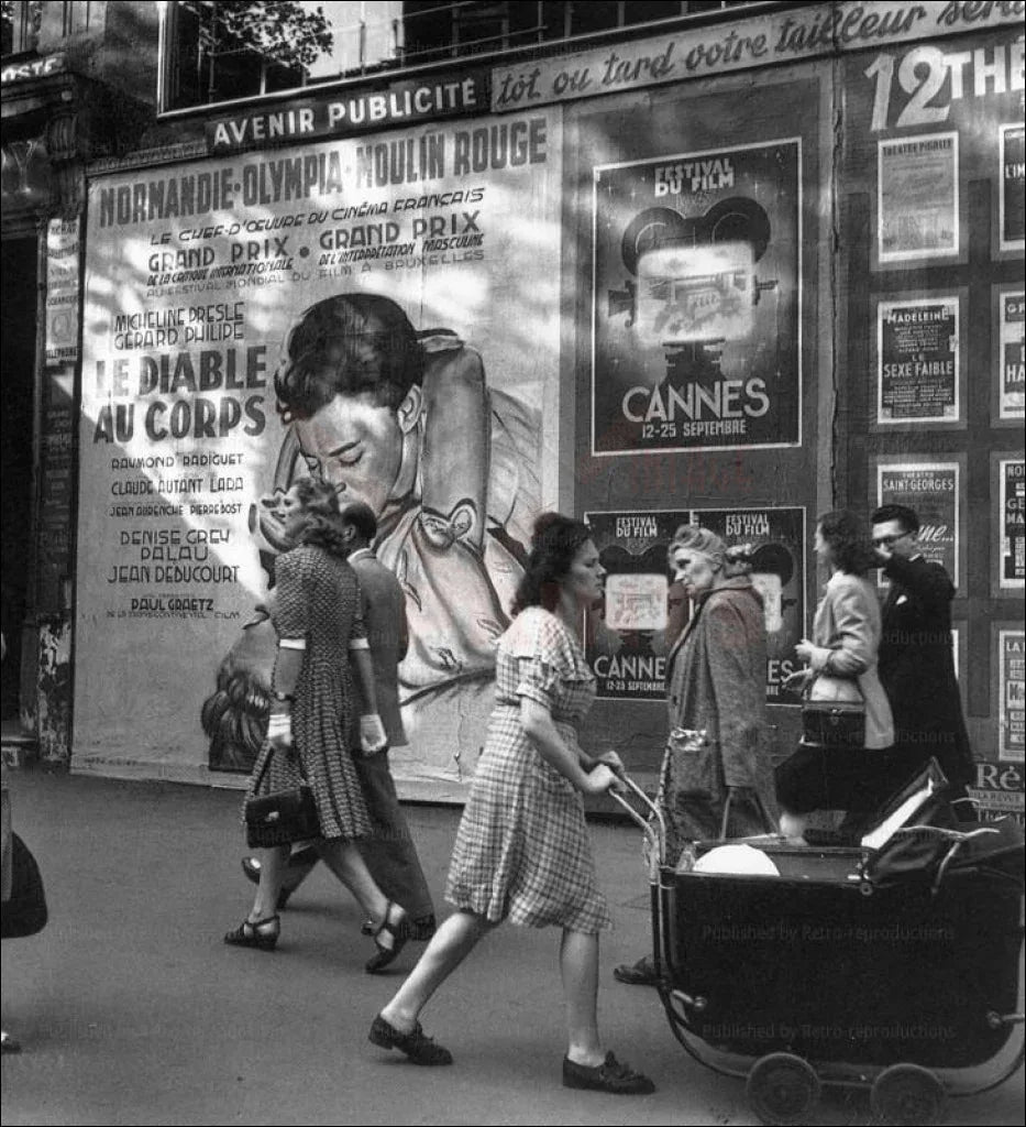 Street Life in Paris - VINTAGEARTREPRINTS.COM