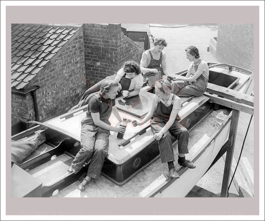 Women at War - Industry Trades 4, vintage art photo print reproduction, WWII - Vintage Art, canvas prints