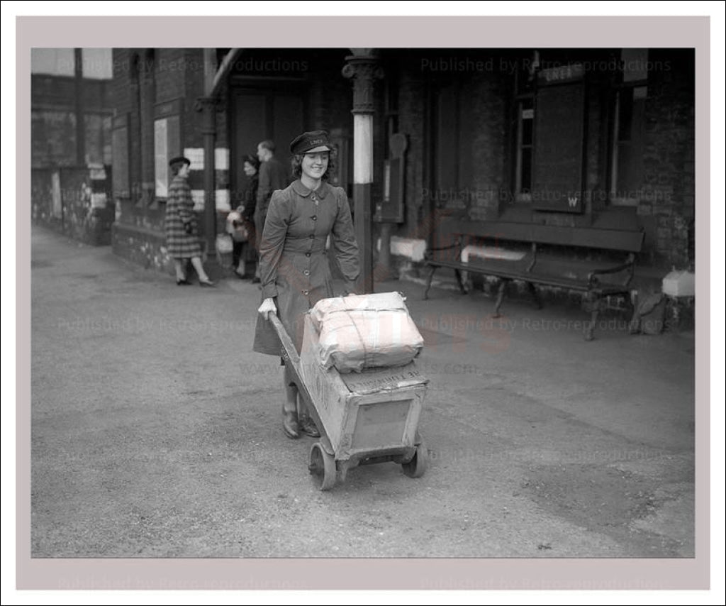 Women at War - Transport 10, vintage art photo print reproduction, WWII - Vintage Art, canvas prints