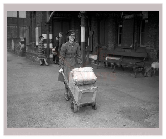 Women at War - Transport 10, vintage art photo print reproduction, WWII - Vintage Art, canvas prints