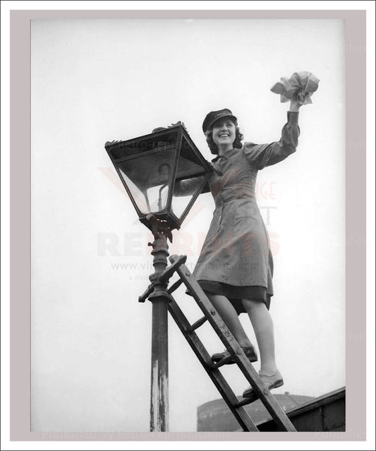 Women at War - Transport 2, vintage art photo print reproduction, WWII - Vintage Art, canvas prints