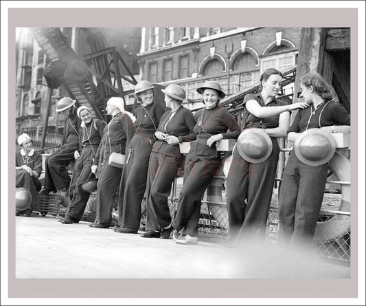 Women at War - Forces Services 2, vintage art photo print reproduction, WWII - Vintage Art, canvas prints