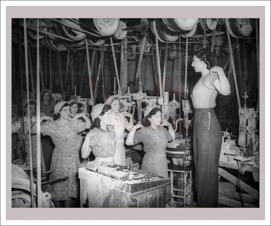 Women at War - Industry Trades 1, vintage art photo print reproduction, WWII - Vintage Art, canvas prints