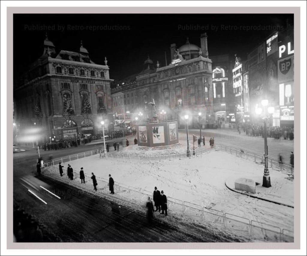 The Statue of Eros in Piccadilly Circus - Vintage Art, canvas prints