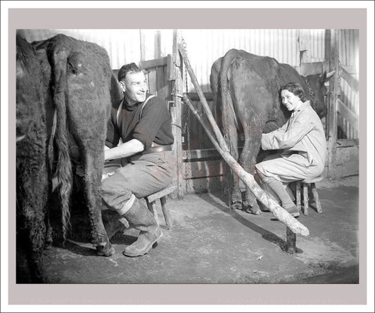 Vintage art canvas print, Women at War - On the Land 17, WWII - Vintage Art, canvas prints