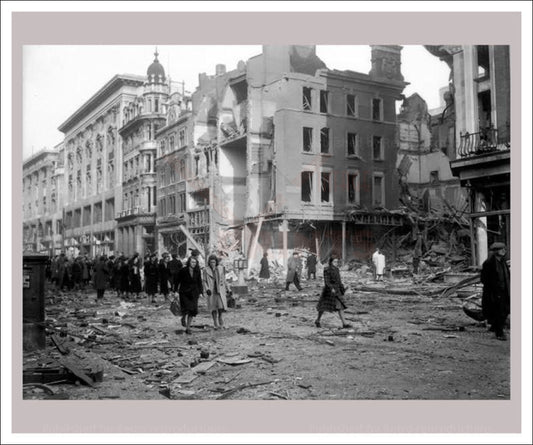 Vintage art canvas prints, WWII London commuters - Vintage Art, canvas prints