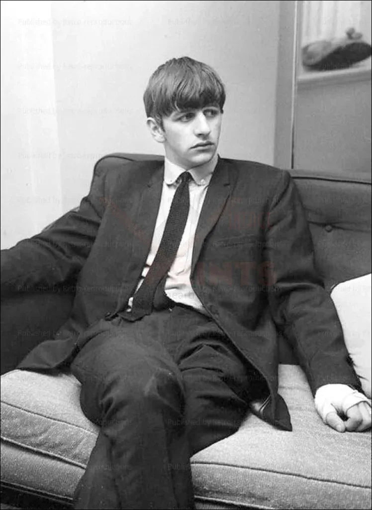 Ringo Star Portrait - VINTAGEARTREPRINTS.COM